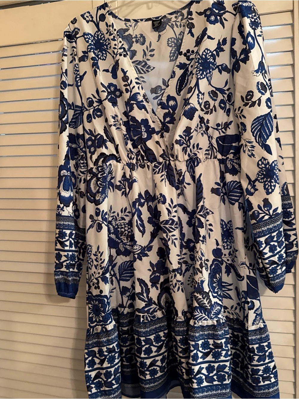 Loness Blue and White Floral Long Sleeve Wrap Dress